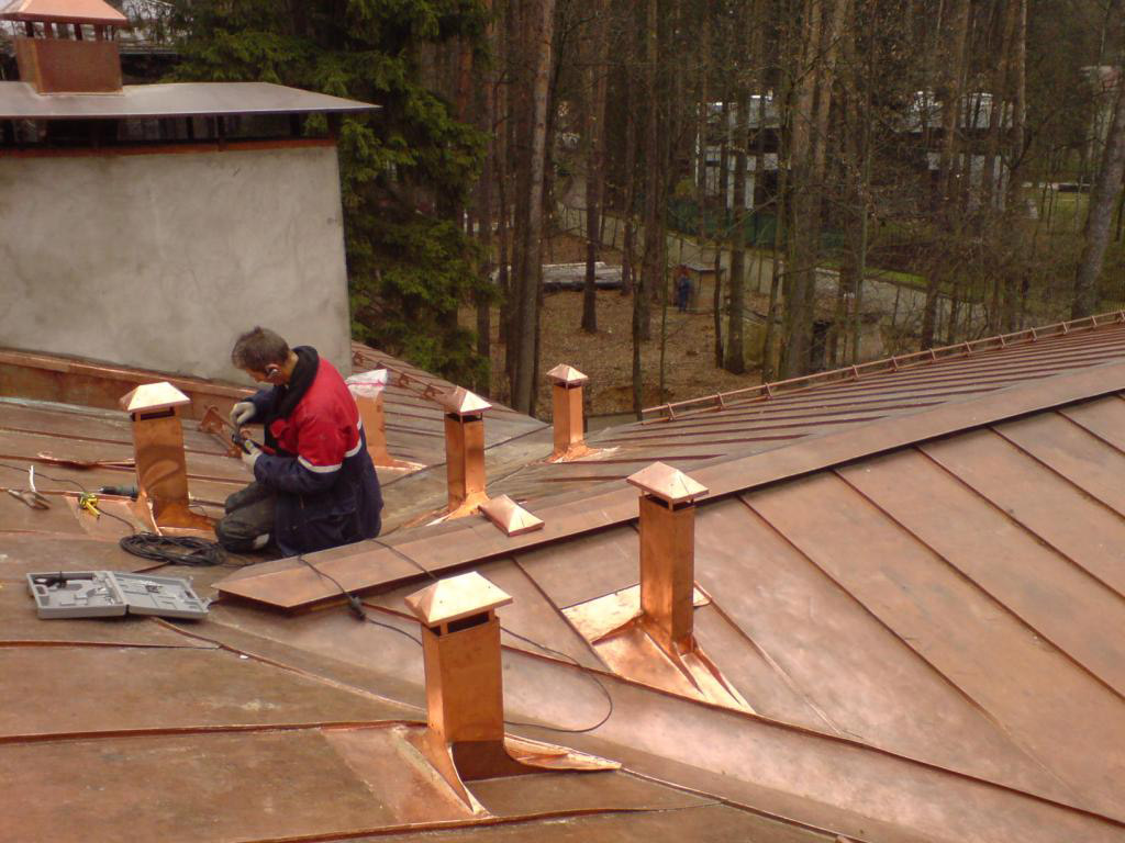 Монтаж медной кровли