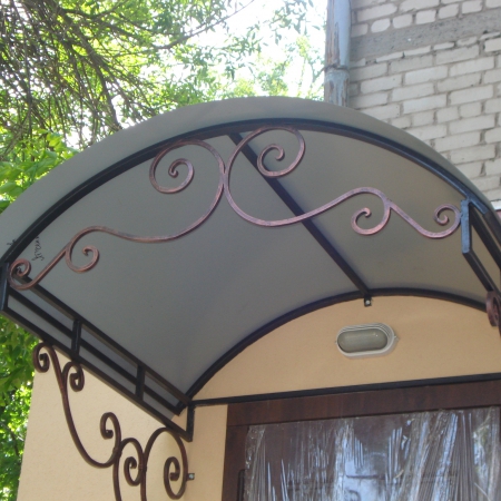 Козырек с металлоконструкциями в Одессе