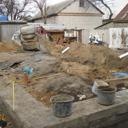 Готовый фундамент на участке