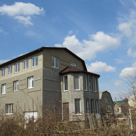 Вид всего здания.