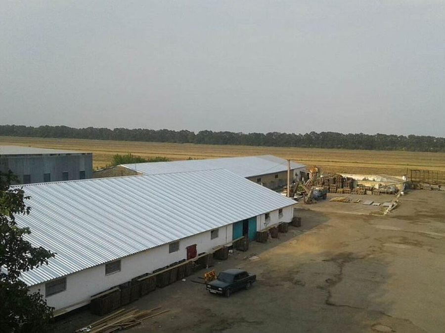 Фермерское хозяйство - кровельный профнастил на крыше Профнастил в Надлиманском