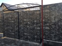 Ворота и забор из профнастила