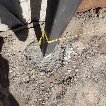 Встановлення стійки паркану