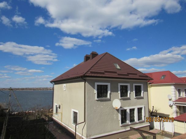 Фото кровельного покрытия из металлочерепицы