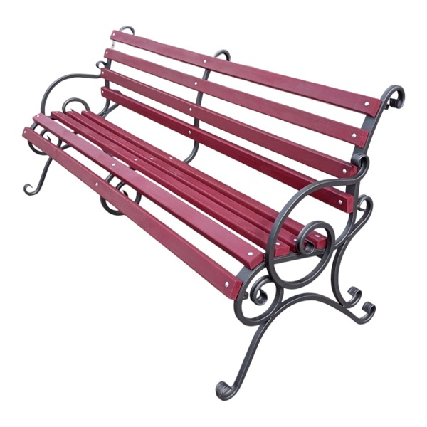 На фото - скамья с элементами ковки