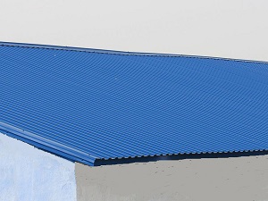 Кровельный профнастил на крыше