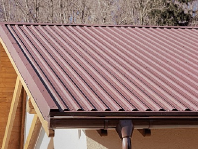 Профнастил кровельный на крыше