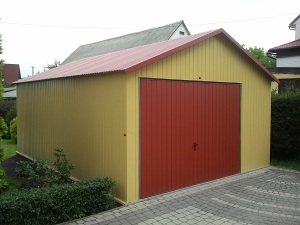 Гараж вкритий профнастилом